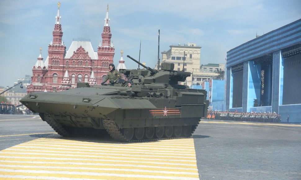 Tankas T-14 „Armata“. Karinis paradas Maskvos Raudonojoje aikštėje