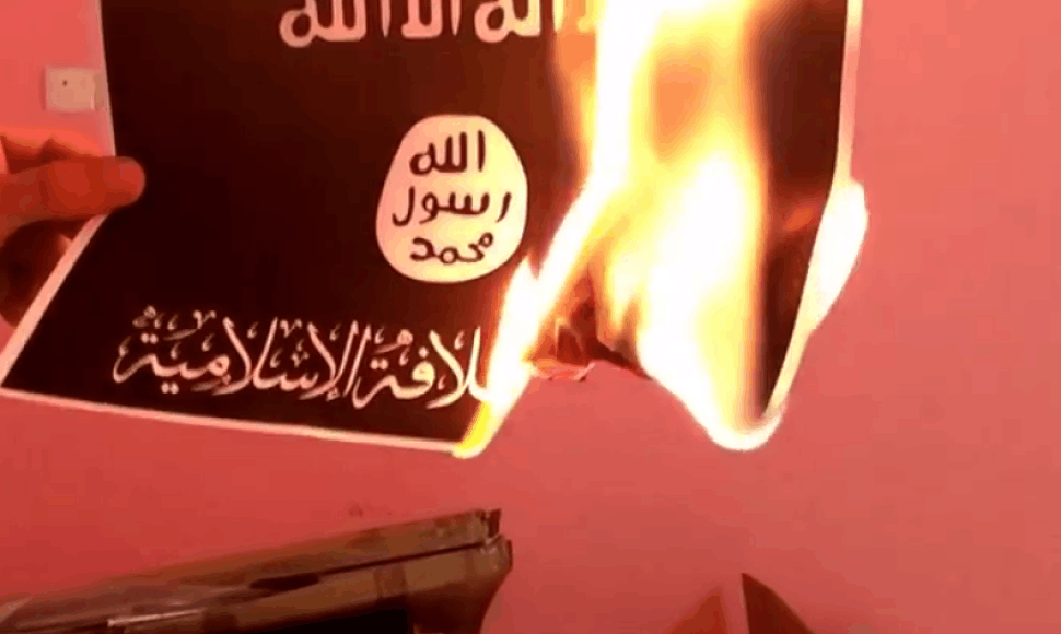 Deginama „Islamo valstybės“ vėliava