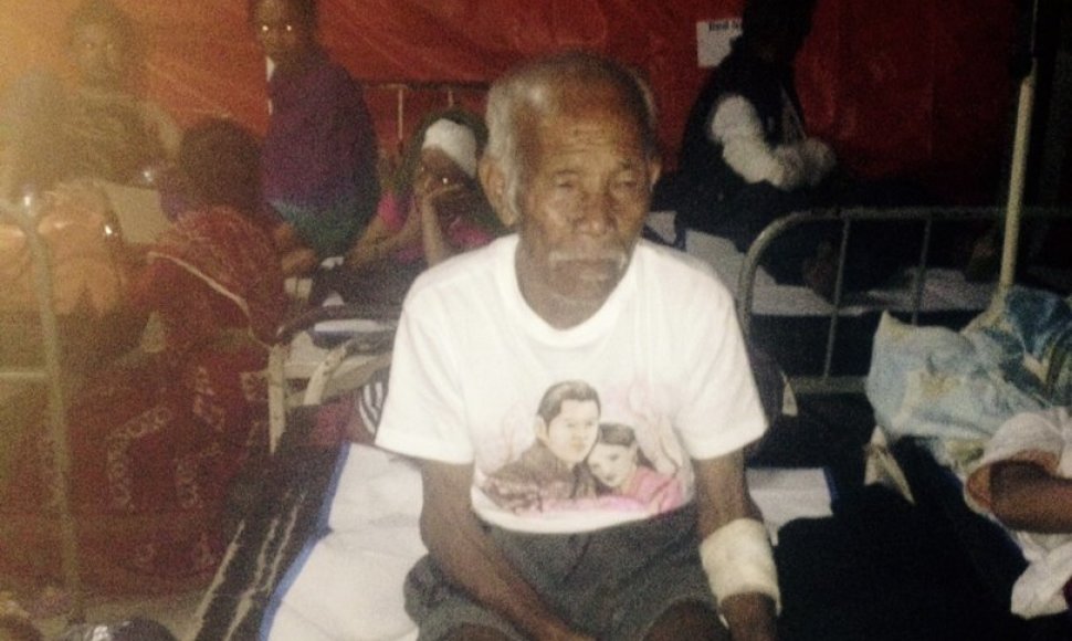101 m. vyras, išgelbėtas iš po griuvėsiu
