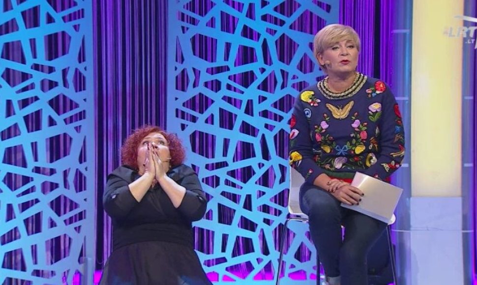 LRT televizijos pramoginė laida „Editos šou“, kurioje laidos viešnia, aktorė Violeta Mičiulienė improvizavo žinių vertimą į gestų kalbą.