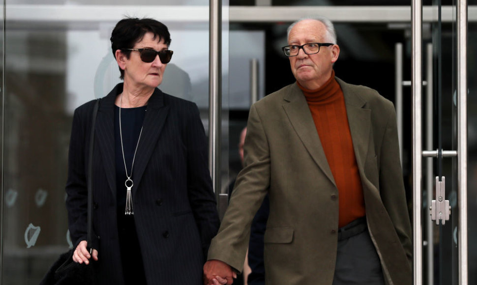 Anos Kriegel tėvai išvyksta iš teismo
