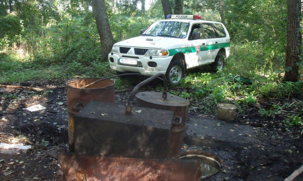 Policijos surastas naminukės fabrikėlis