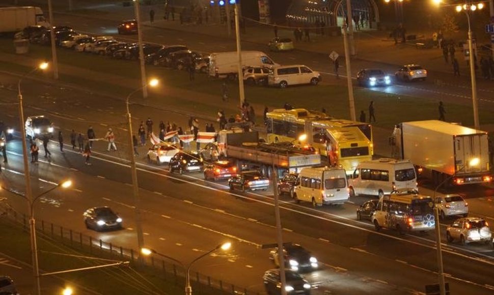 Baltarusijoje protestuotojai blokuoja kelius 