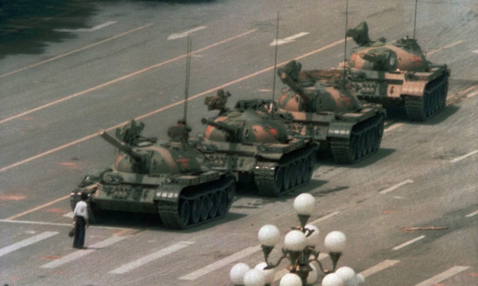 Garsioji nuotrauka iš Tiananmenio aikštės žudynių Pekine 1989 metais