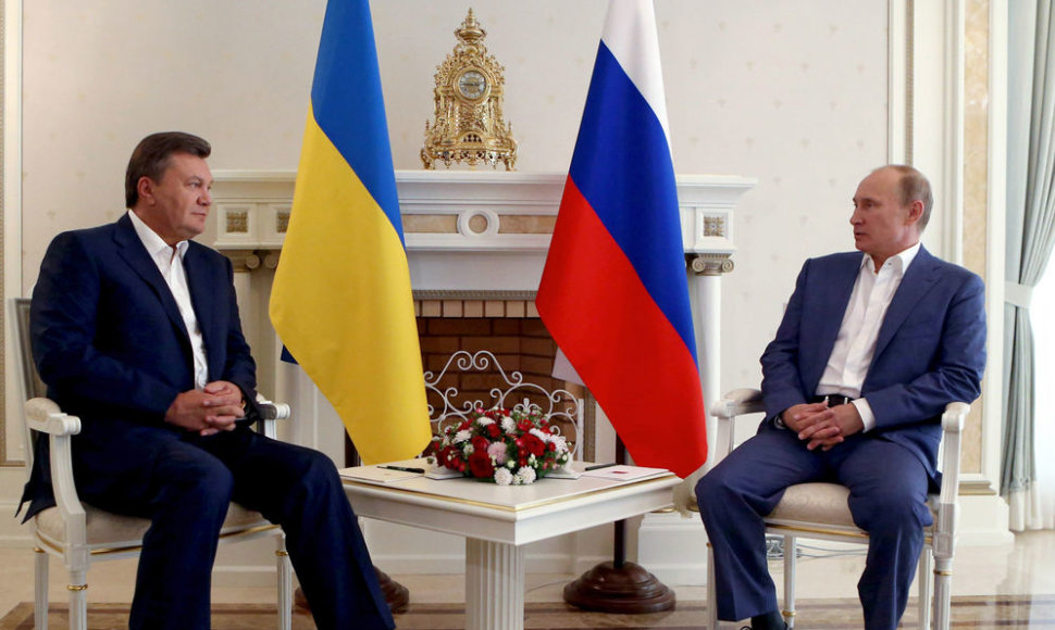 Rusijos prezidentas Vladimiras Putinas su Ukrainos prezidentu Viktoru Janukovičiumi.