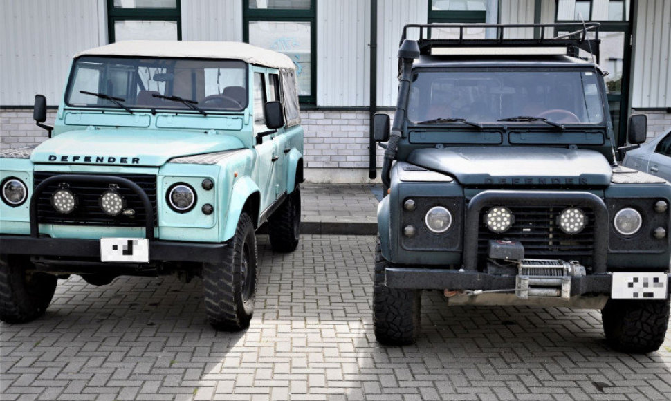 Sulaikytieji „Land Rover Defender“ visureigiai