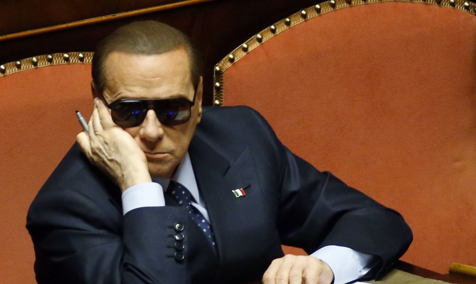 Silvio Berlusconi vis dar turi didžiulę politinę įtaką Italijoje