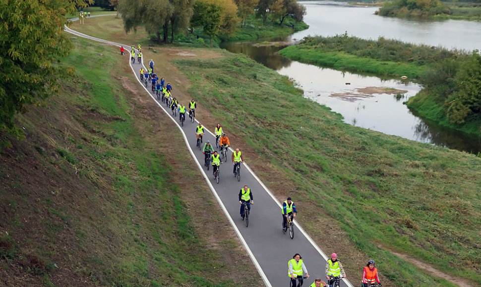 Trečiadienį oficialiai atidarytas 5,5 kilometrų ilgio dviračių takas, kuriuo Šilainių gyventojai per keliolika minučių patogiai gali pasiekti centrinę miesto dalį. 