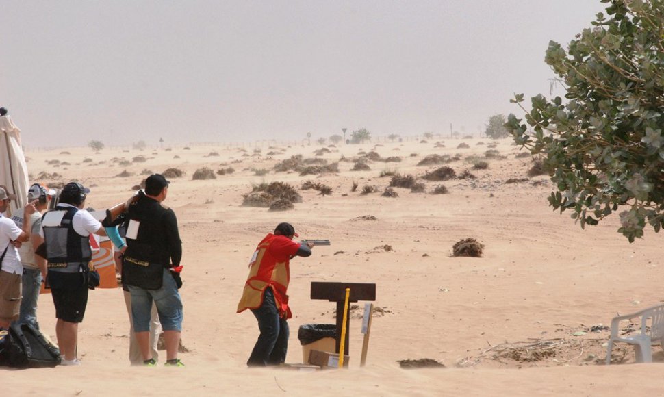Lietuvos šauliai grįžo iš brangiausio pasaulyje dykumų šaudymo čempionato Dubajuje
