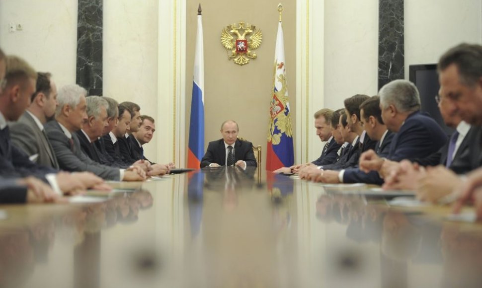 Vladimiras Putinas pristatė naują Rusijos vyriausybę