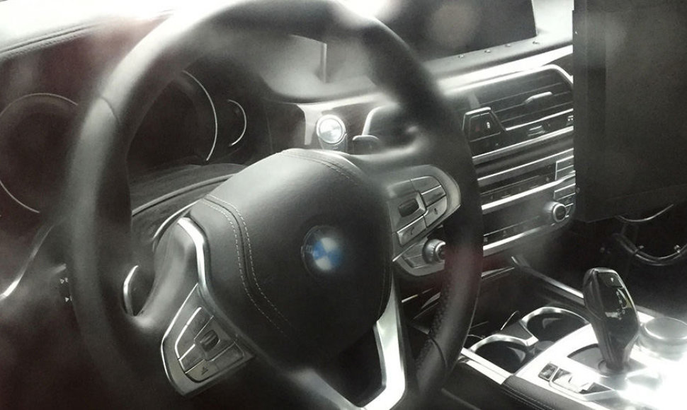 BMW 5 Series interjeras