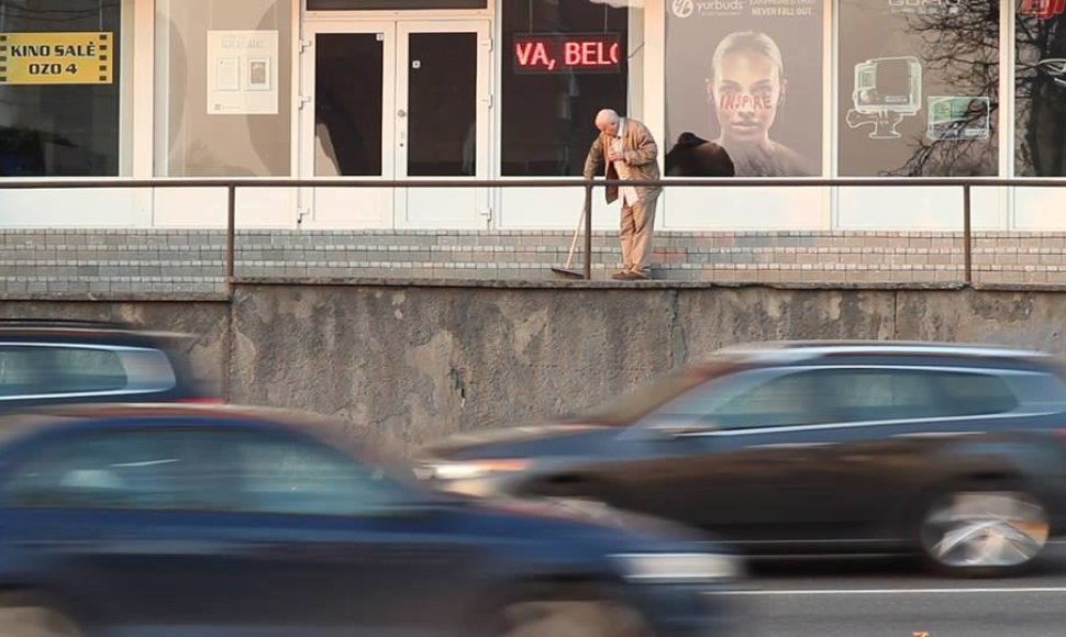 Kadras iš filmo ,,Holivudas pasiūlė per mažai''