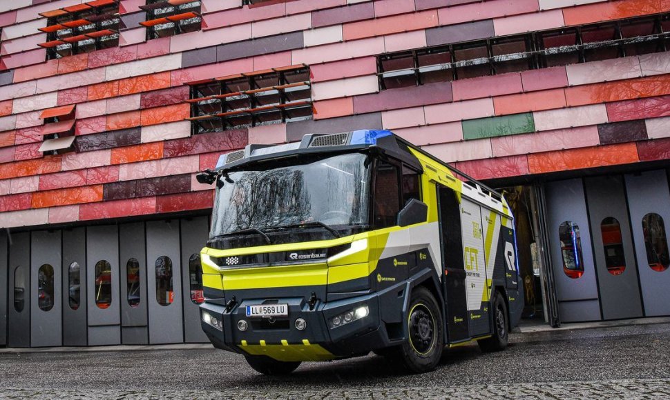 „Rosenbauer“ sukūrė pirmą pasaulyje elektrinį ugniagesių automobilį