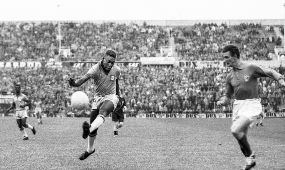 Pele per 1958 m. pasaulio čempionato mačą tarp Brazilijos ir Prancūzijos.