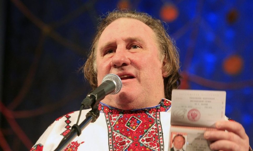 Gerard'as Depardieu ir jo naujasis rusiškas pasas
