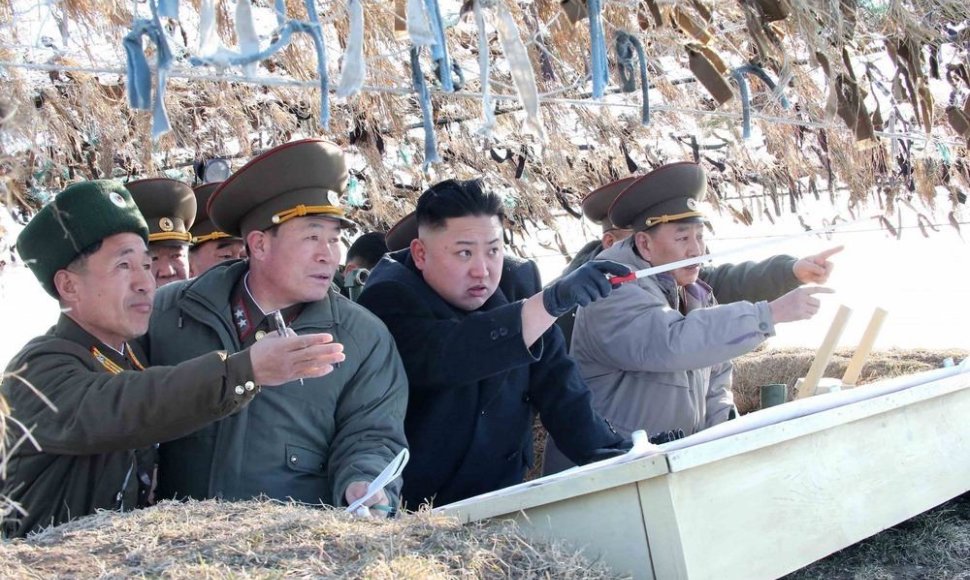Kim Jong Uno vizitas netoli Pietų Korėjos salos