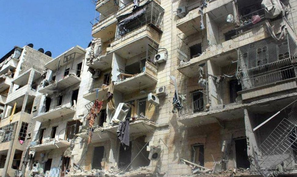 Sirijoje per naikintuvų atakas apgriauti namai