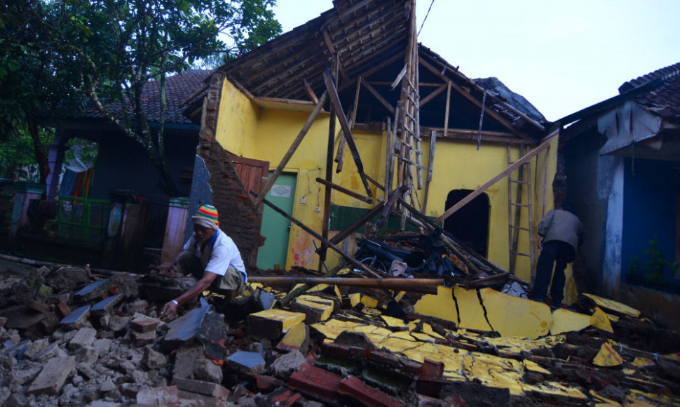 Žemės drebėjimo Indonezijoje padariniai