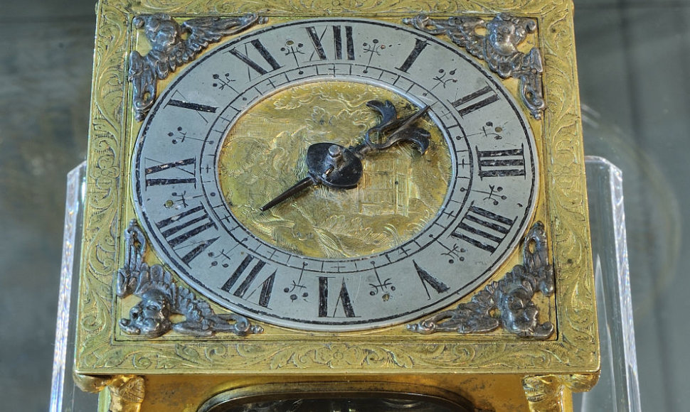 Žymiausio XVII a. Vilniaus laikrodininko Jokūbo Gierkės laikrodis metus puoš Valdovų rūmų muziejaus ekspoziciją