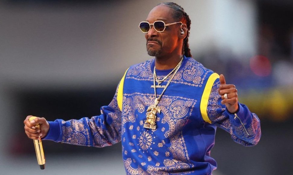 Snoop Dogg Super Bowl renginyje prieš keletą savaičių pasirodė su FaZe Clan grandinėle