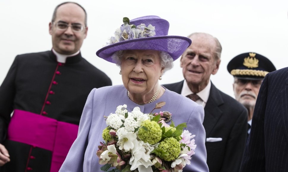 Karalienė Elizabeth II Romoje susitiko su popiežiumi Pranciškum.