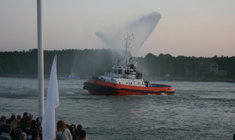Laivo &bdquo;&scaron;okis&ldquo; Kur&scaron;ių mariose