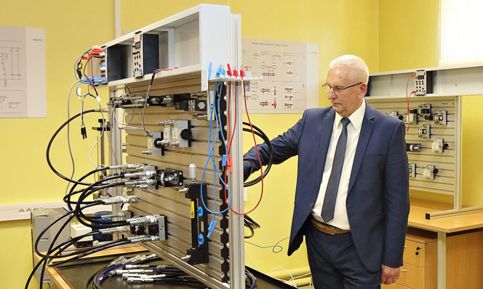 Kauno technikos kolegija atidaro 40 tūkst. vertės hidraulikos laboratoriją