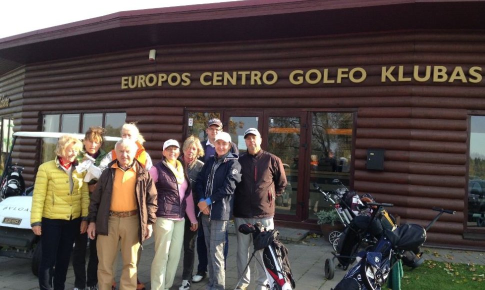 Pasaulinio viengungių golfo klubo nariai su Europos centro golfo klubo nariais