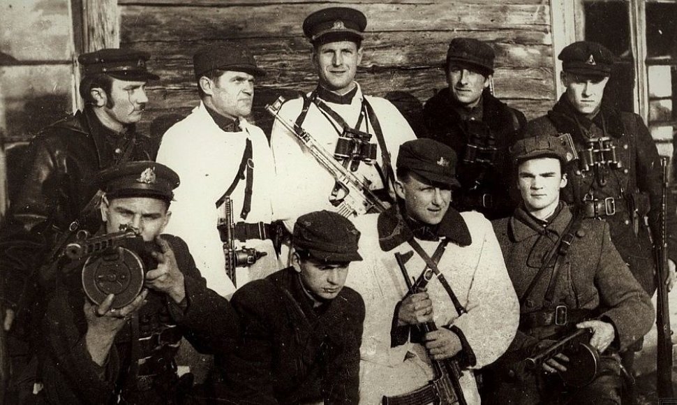 Pietų Lietuvos srities partizanai pakeliui į Lietuvos partizanų vadų susirinkimą.