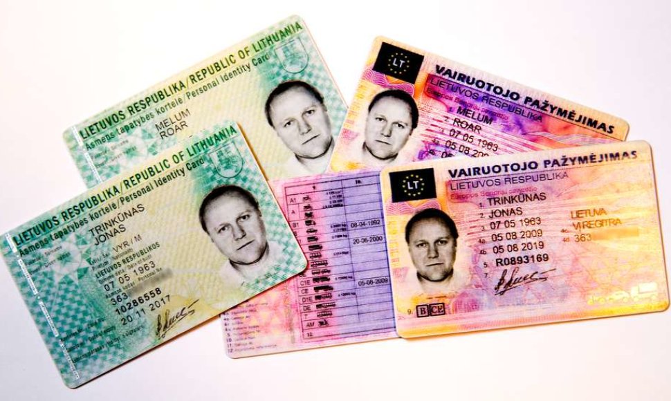Padirbti lietuviški vairuotojo pažymėjimai ir asmens tapatybės kortelės