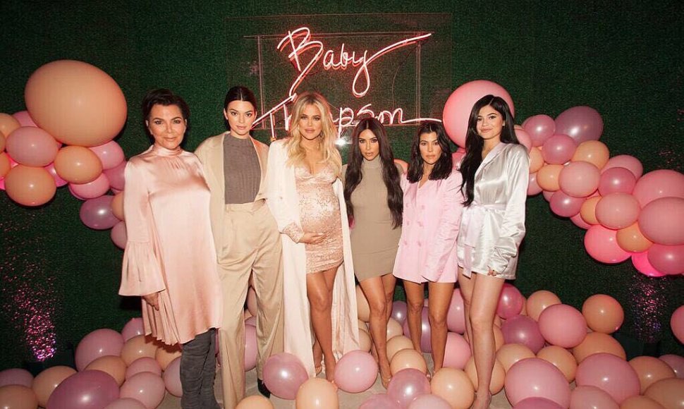 Kris Jenner, Kendall Jenner, Khloe Kardashian, Kim Kardashian, Kourtney Kardashian ir Kylie Jenner