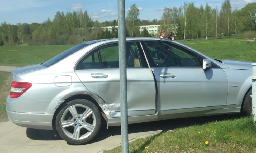 Apgadintas automobilis Kaišiadoryse