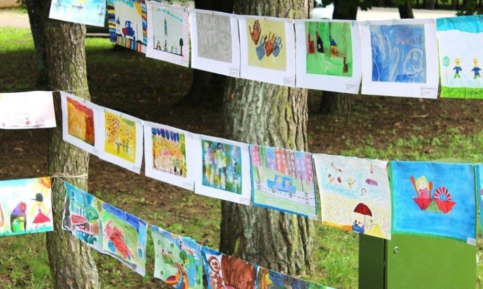 Rekordinė vaikų piešinių paroda Vingio parke