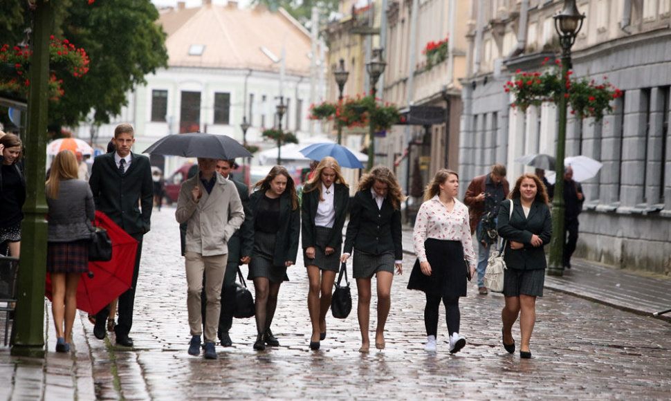 Moksleiviai Laisvės alėjoje