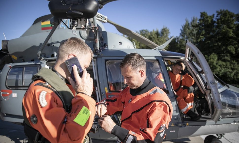 Sraigtasparnio AS-365 „Dauphin“ įgula
