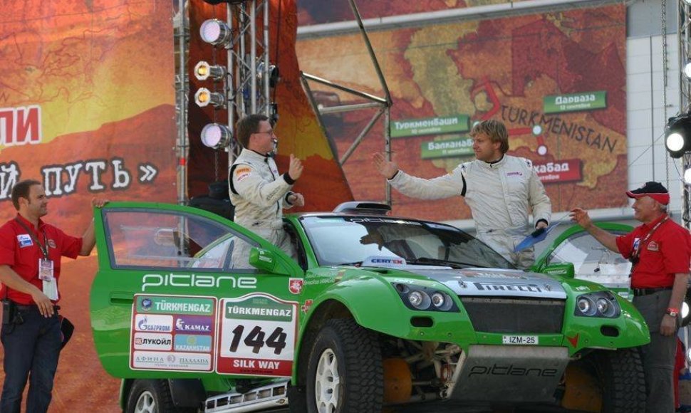 „OSCar“ Dakare ir kitose lenktynėse