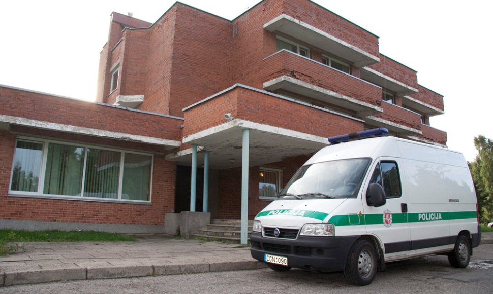 Palangos policijos pareigūnai iki šiol buvo įsikūrę pastate, esančiame atokiau nuo kurorto centro. 