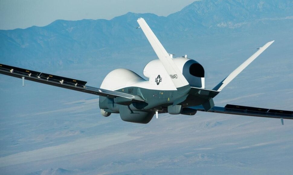 JAV karinio jūrų laivyno žvalgybinis dronas MQ-4C &bdquo;Triton&ldquo;