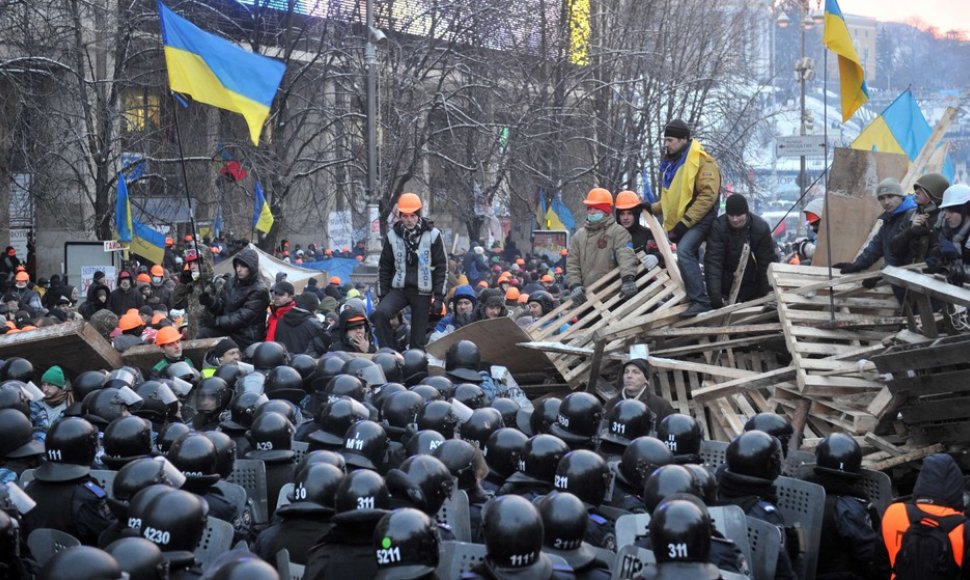 Kijeve protestuotojai susirėmė su Ukrainos milicija