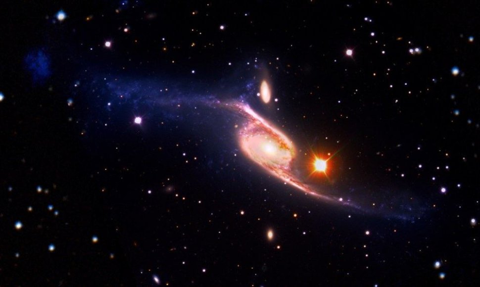 Didžiausia iki šiol atrasta galaktika visatoje „NGC 6872“