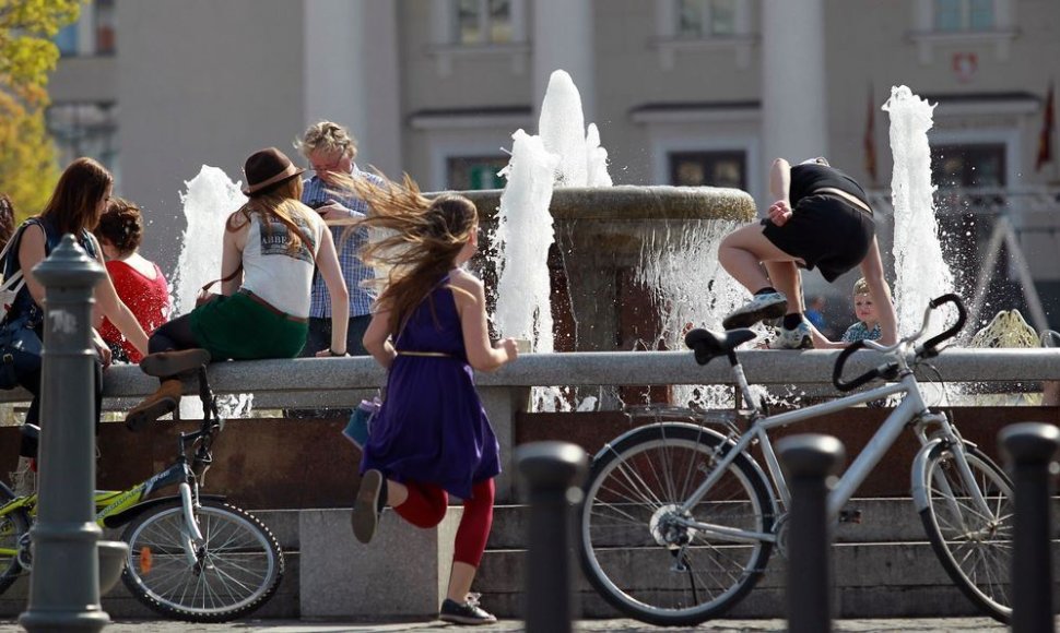 Saulėje švytintis Vilnius nudžiugino užsienio turistus