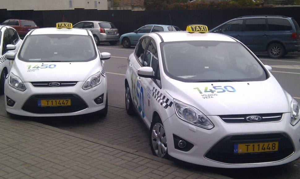 Naujieji taksi automobiliai