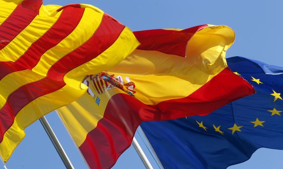 Katalonijos, Ispanijos ir ES vėliavos