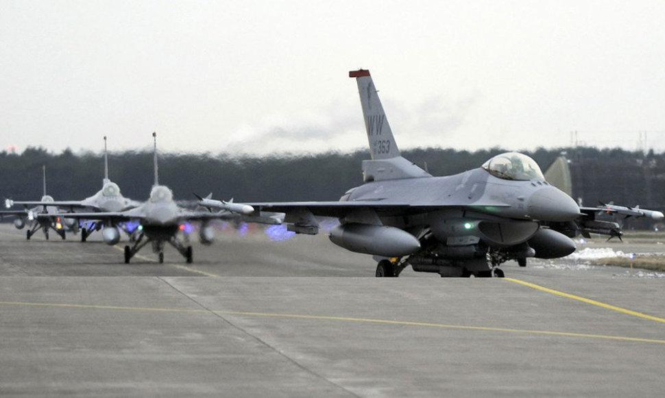 JAV naikintuvas F-16