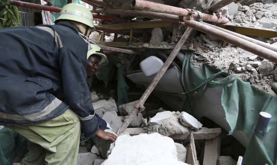 Sugriuvęs pastatas Tanzanijoje