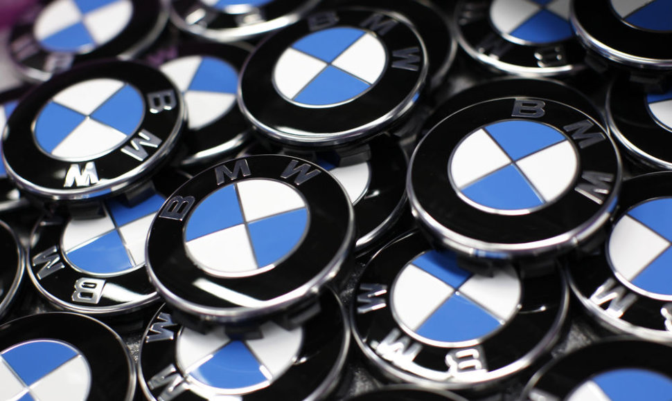 BMW ženkliukai