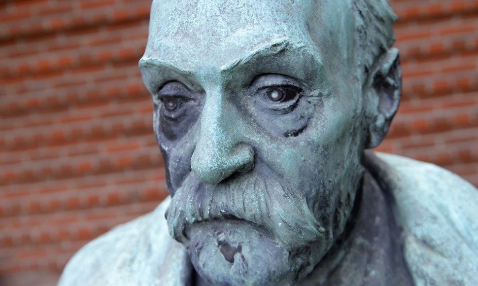 Alfredo Nobelio statula