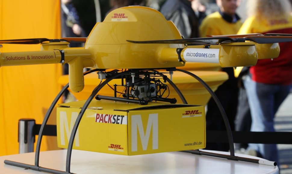 DHL nedidelių siuntų pristatymo skraidyklė „parcelcopter“