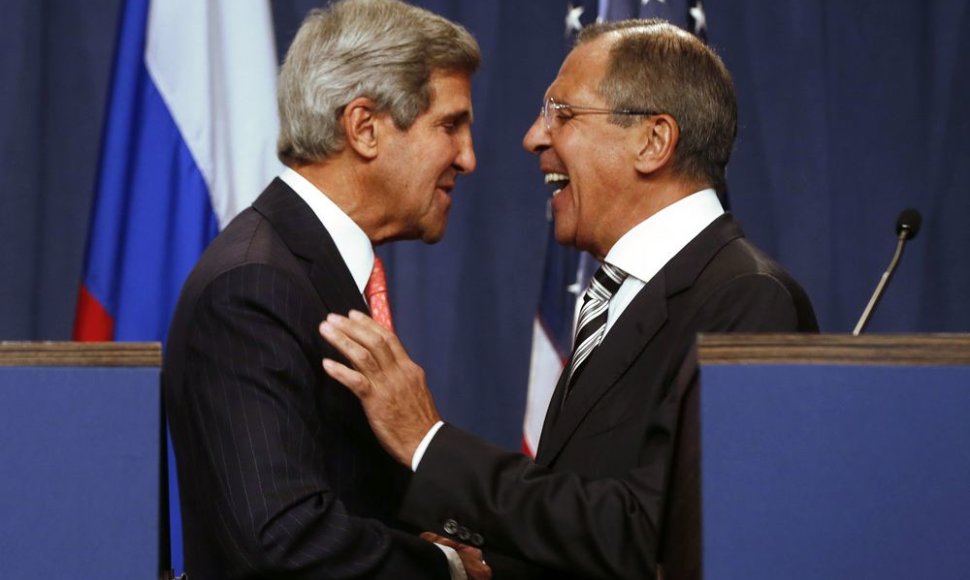 JAV valstybės sekretorius Johnas Kerry ir Rusijos užsienio reikalų ministras Sergejus Lavrovas Ženevoje