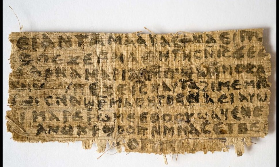 Papiruso fragmentas, kuriame, anot Harvardo profesorės, teigiama, kad Jėzus turėjo žmoną